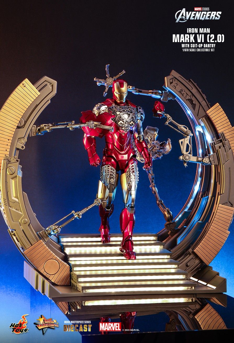 Hot Toys MMS688D53 - Marvel Comics - The Avengers - Iron Man Mark VI & Suit-Up Gantry