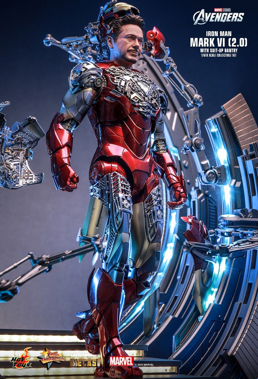 Hot Toys MMS688D53 - Marvel Comics - The Avengers - Iron Man Mark VI & Suit-Up Gantry