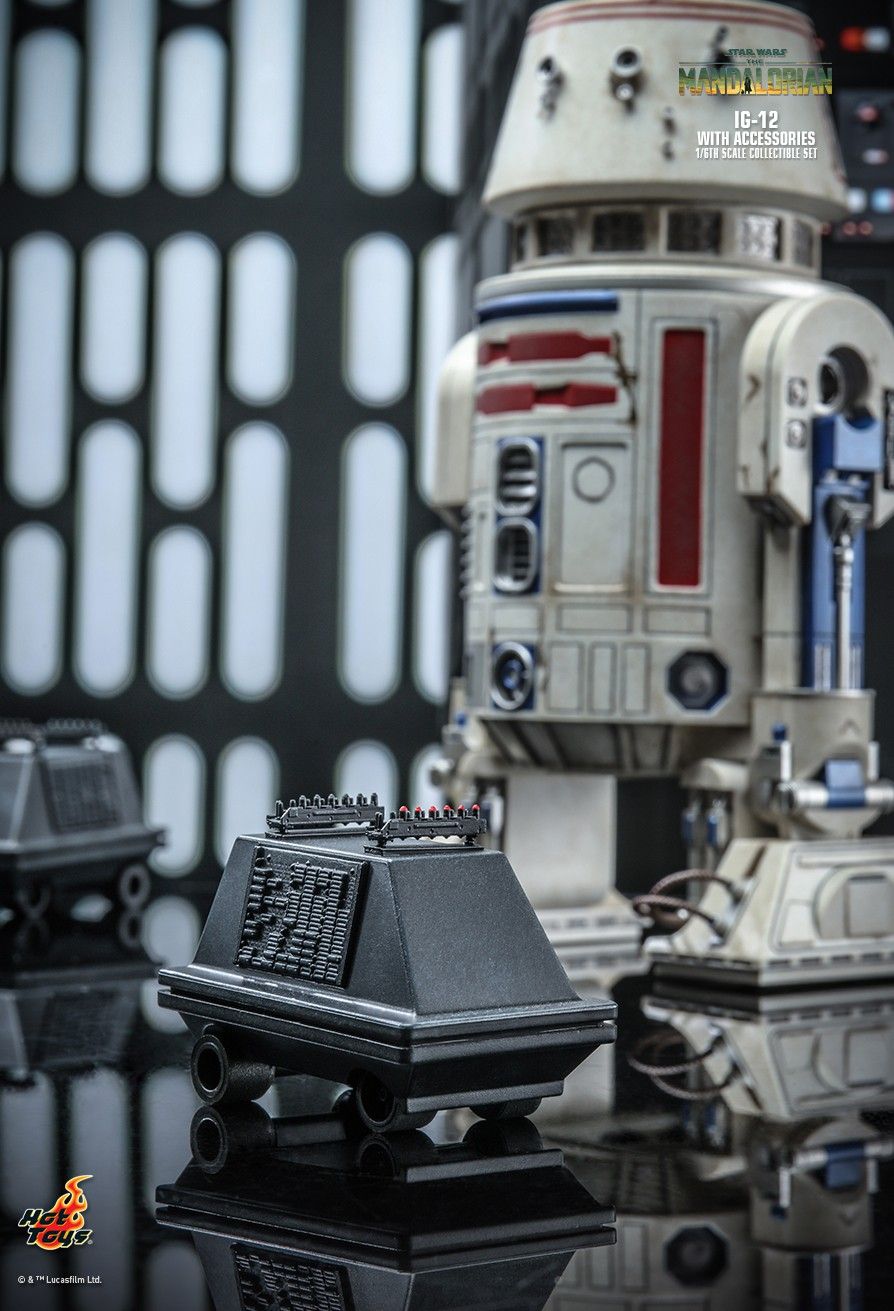 Hot Toys TMS105 - Star Wars : The Mandalorian - IG-12 & Accessories