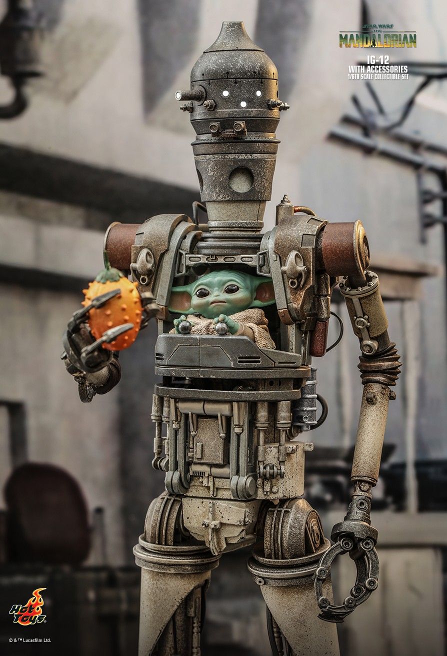 Hot Toys TMS105 - Star Wars : The Mandalorian - IG-12 & Accessories