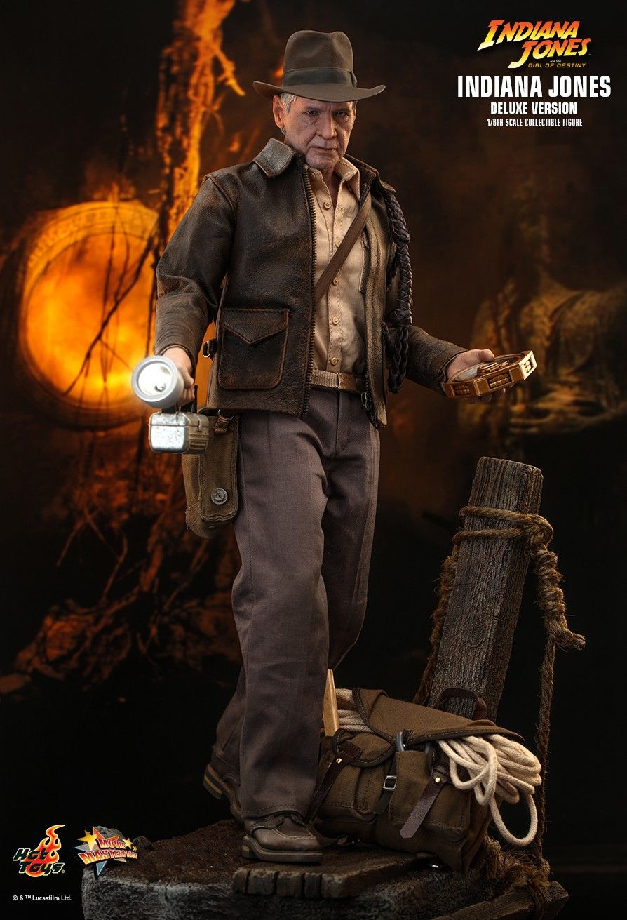 Hot Toys MMS717 - Indiana Jones & The Dial Of Destiny - Indiana Jones Deluxe Version