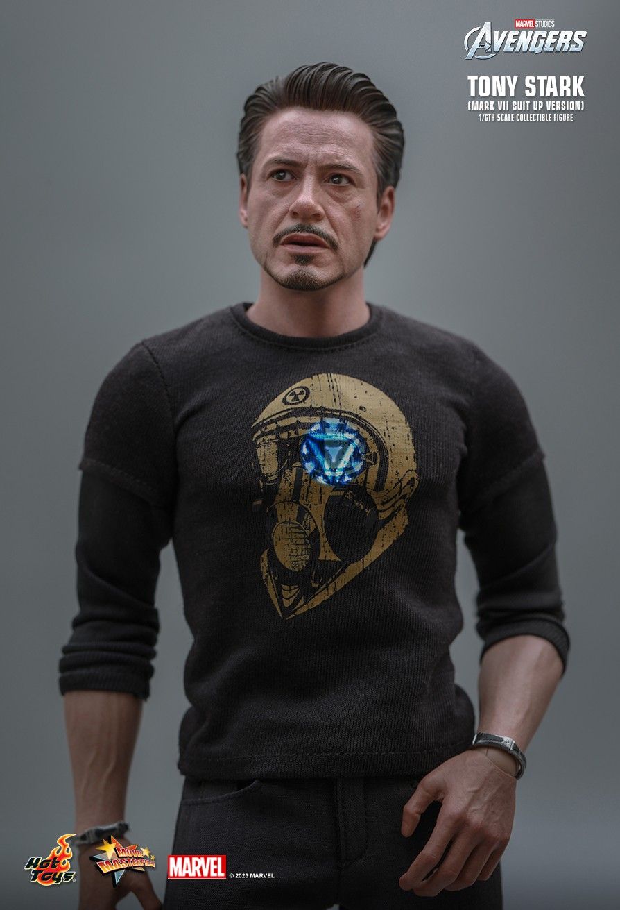 Hot Toys MMS718 - Marvel Comics - The Avengers - Tony Stark Mark VII Suit Up Version