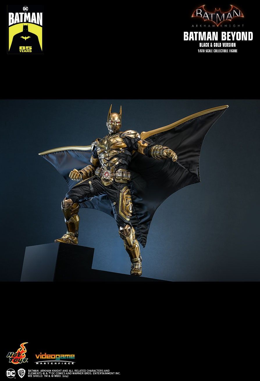 Hot Toys VGM64 - Batman: Arkham Knight - Batman Beyond Black & Gold Version