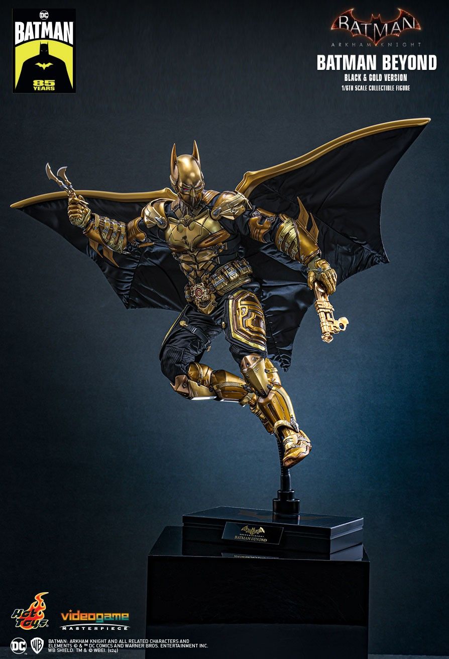 Hot Toys VGM64 - Batman: Arkham Knight - Batman Beyond Black & Gold Version