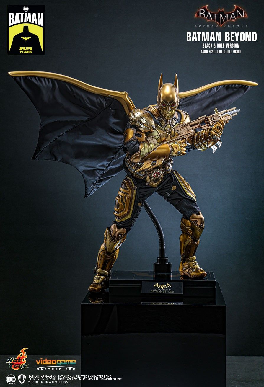 Hot Toys VGM64 - Batman: Arkham Knight - Batman Beyond Black & Gold Version