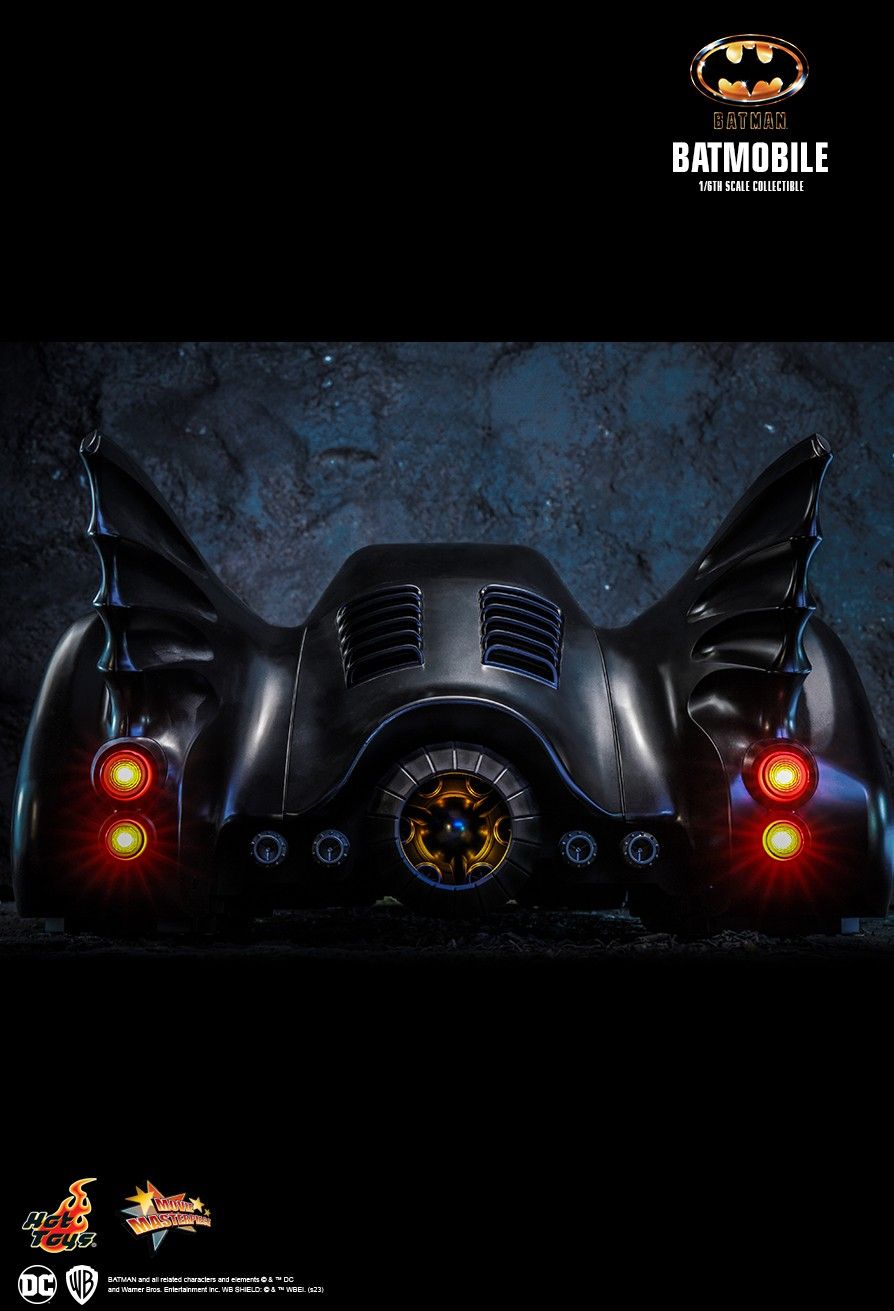 Hot Toys MMS694 - DC Comics - Batman 1989 - Batmobile