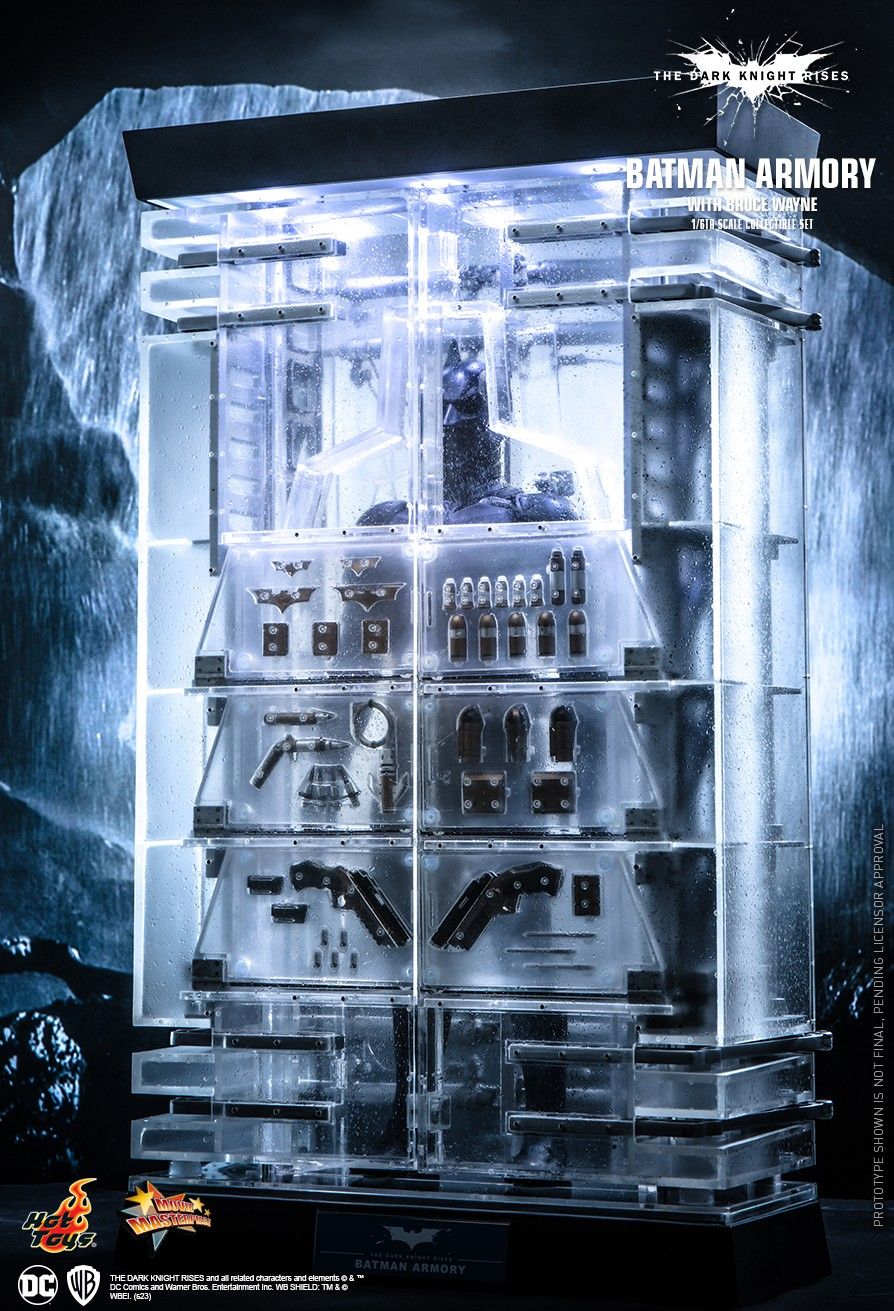 Hot Toys MMS702 - DC Comics - Batman : The Dark Knight Rises - Batman Armory & Bruce Wayne