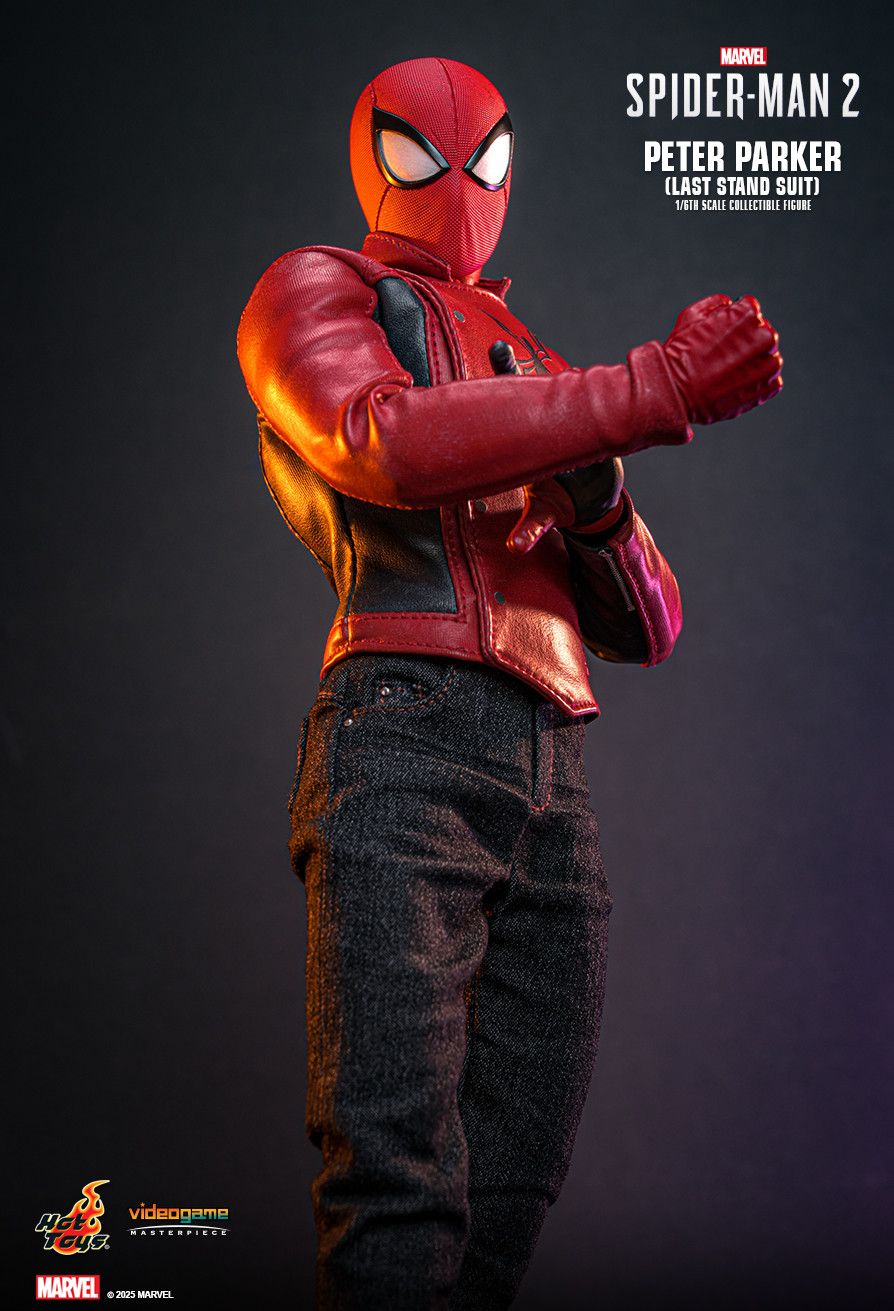 Hot Toys VGM71 - Marvel's Spider Man 2 - Peter Parker Last Stand Suit